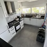 Airport Apartment *